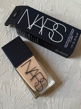 NARS Light Reflecting Foundation in Deauville Light 4 BNIB